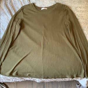 Long sleeve green blouse
